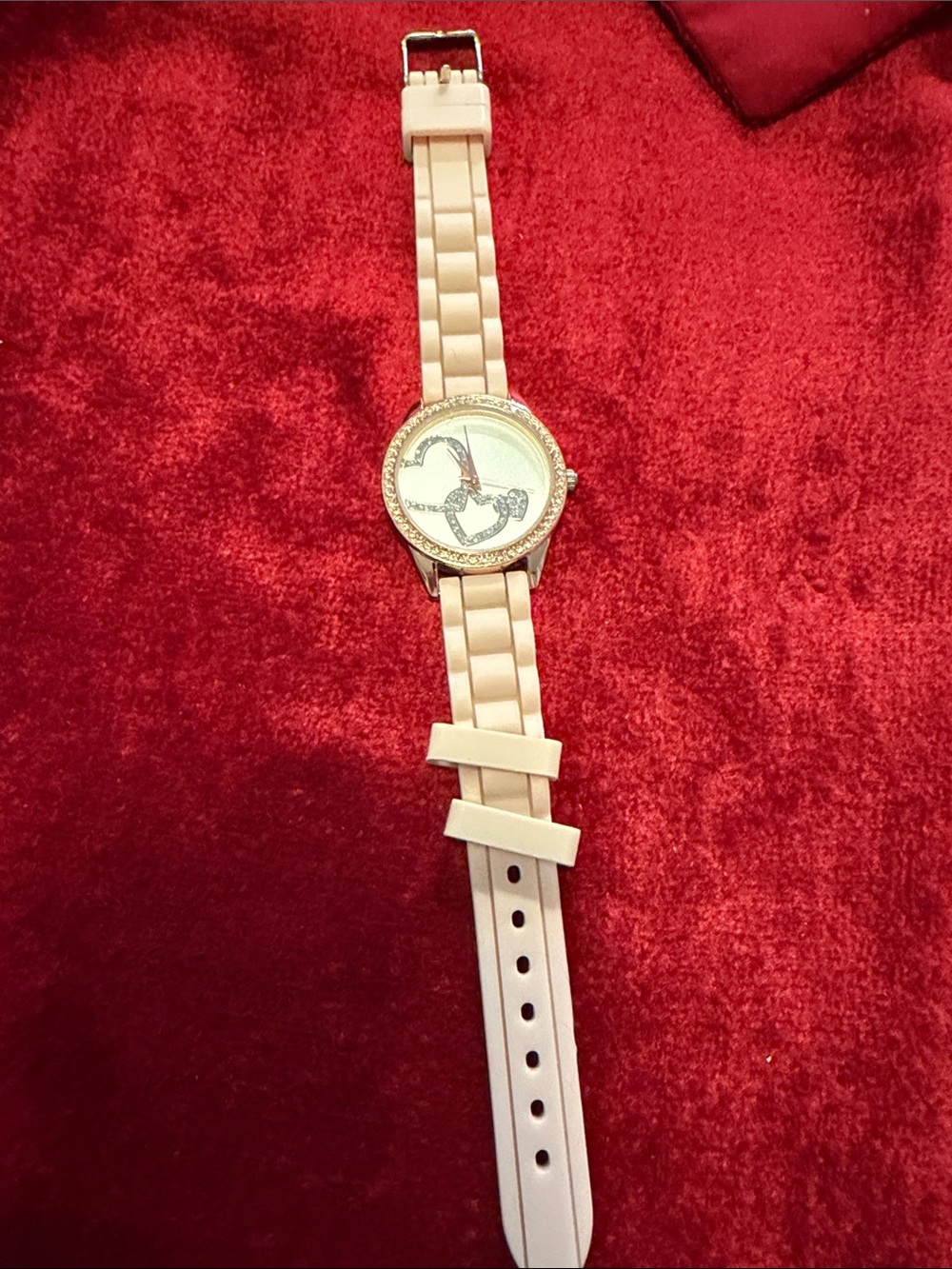 BlushWomen's Heart Accent Beige Silicone Watch never worn just needs $10 battery